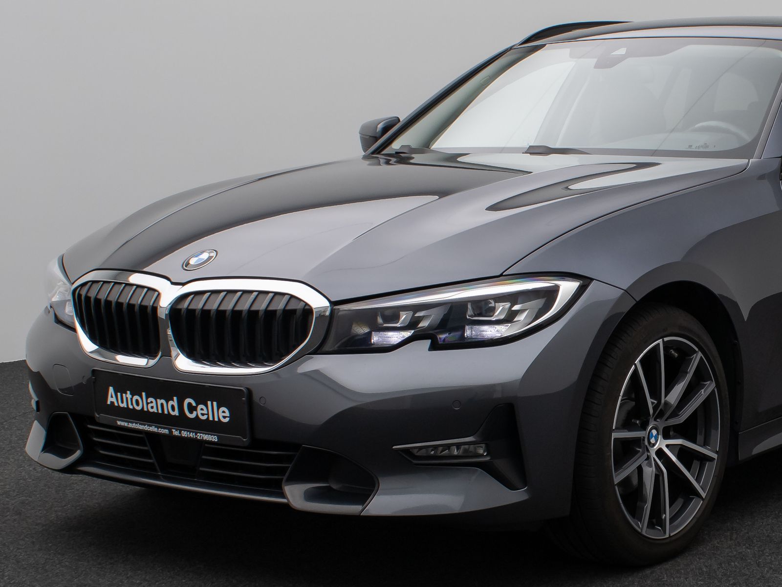 Fahrzeugabbildung BMW 320d xD  Sport Line Panorama DAB H/K Stop&Go AHK