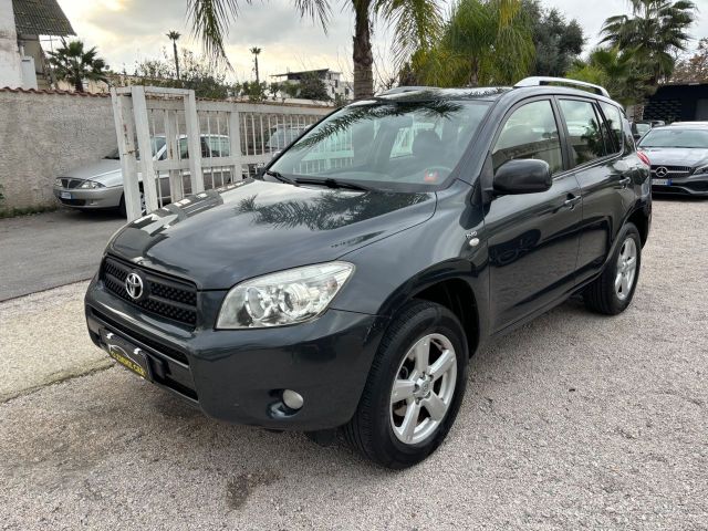 Toyota TOYOTA RAV-4 2.2 136CV D-4D LUXURY