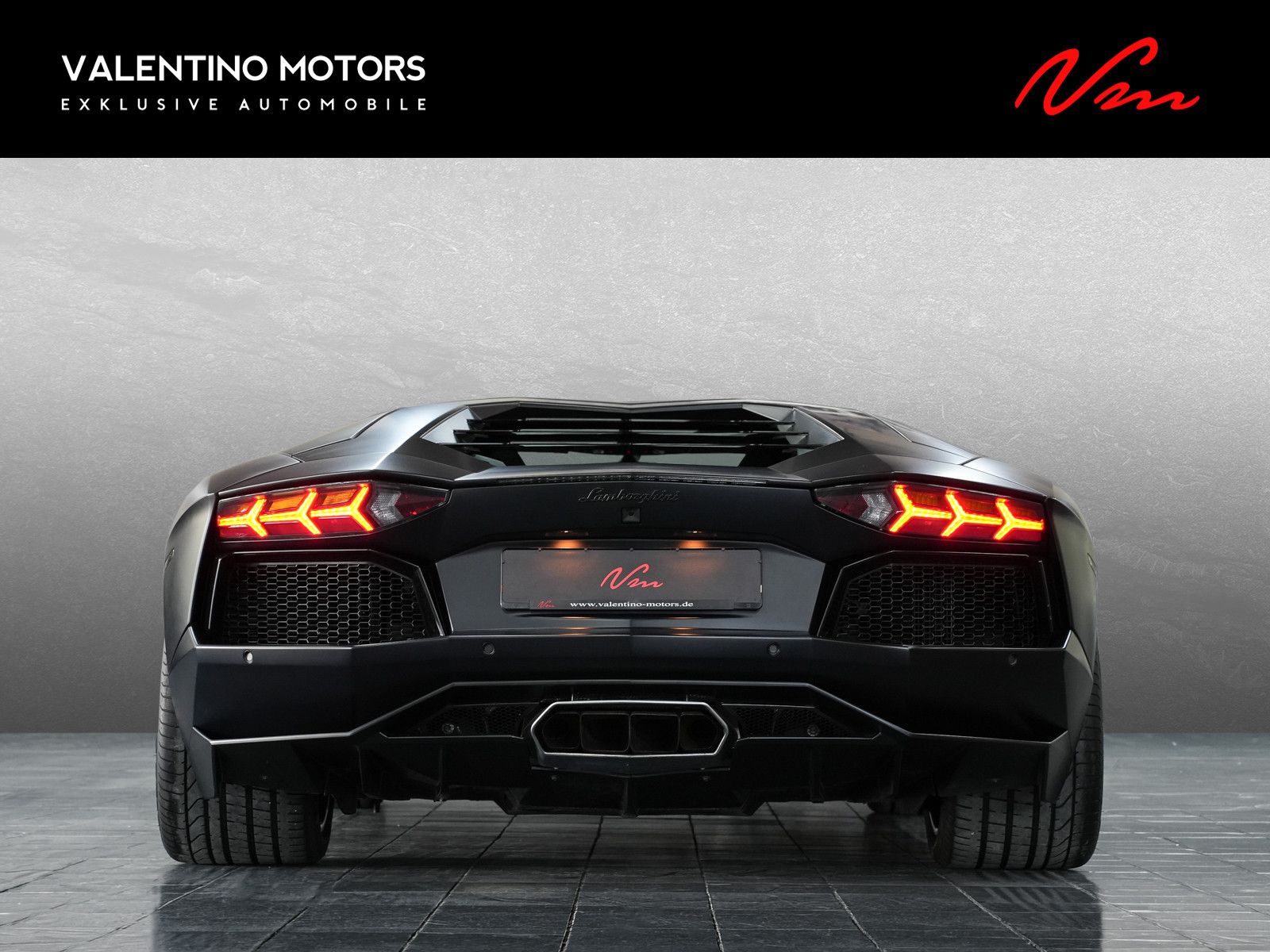 Fahrzeugabbildung Lamborghini Aventador LP700-4 - Nero Nemesis | Sport-AGA