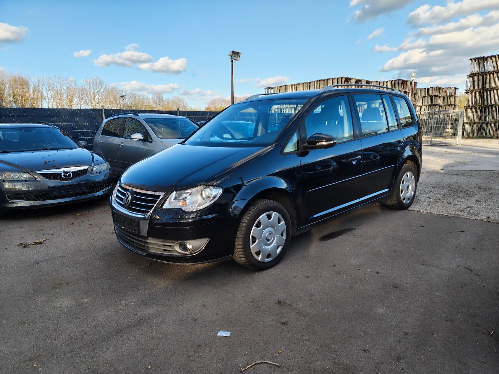 Volkswagen Touran Trendline 7 Sitzer Scheckheft tüv neu