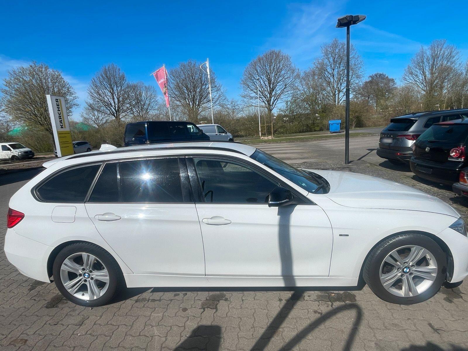 BMW 320 2014 — rear view