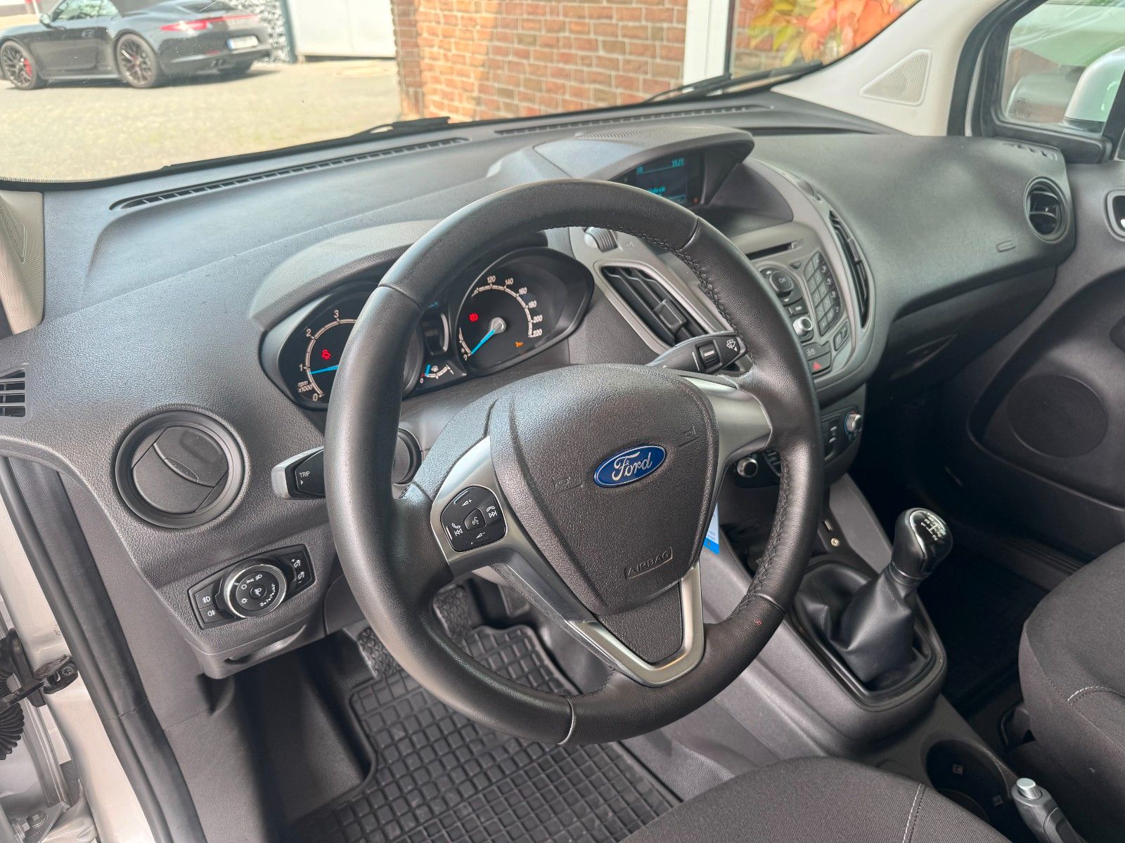 Fahrzeugabbildung Ford Transit Courier Trend Klima/PDC/1.Hd/erst 79 Tk