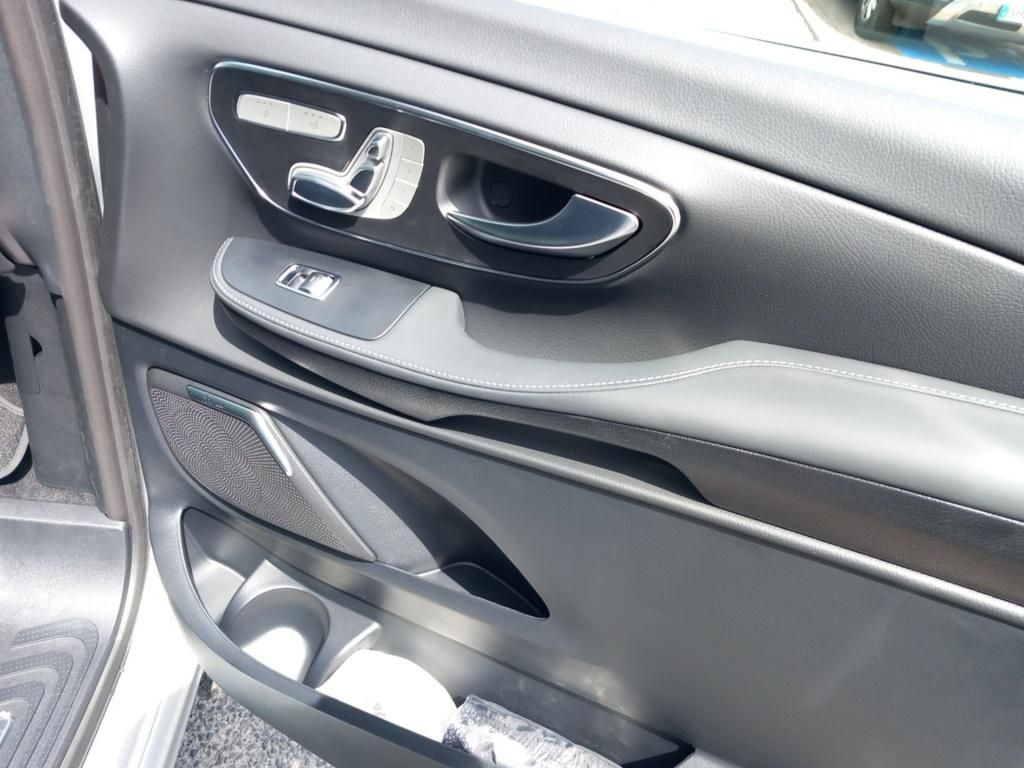 Fahrzeugabbildung Mercedes-Benz V 300 d Edition Exclusive 4M lang *Pano*Navi*AHK