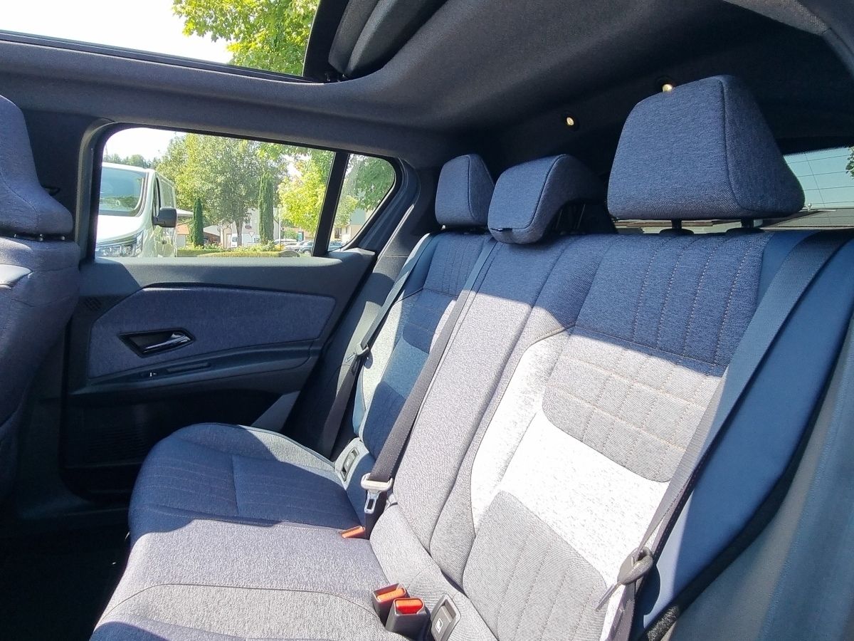 Fahrzeugabbildung Renault R 4 E-Tech Techno "plein sud" 150 Comfort Range