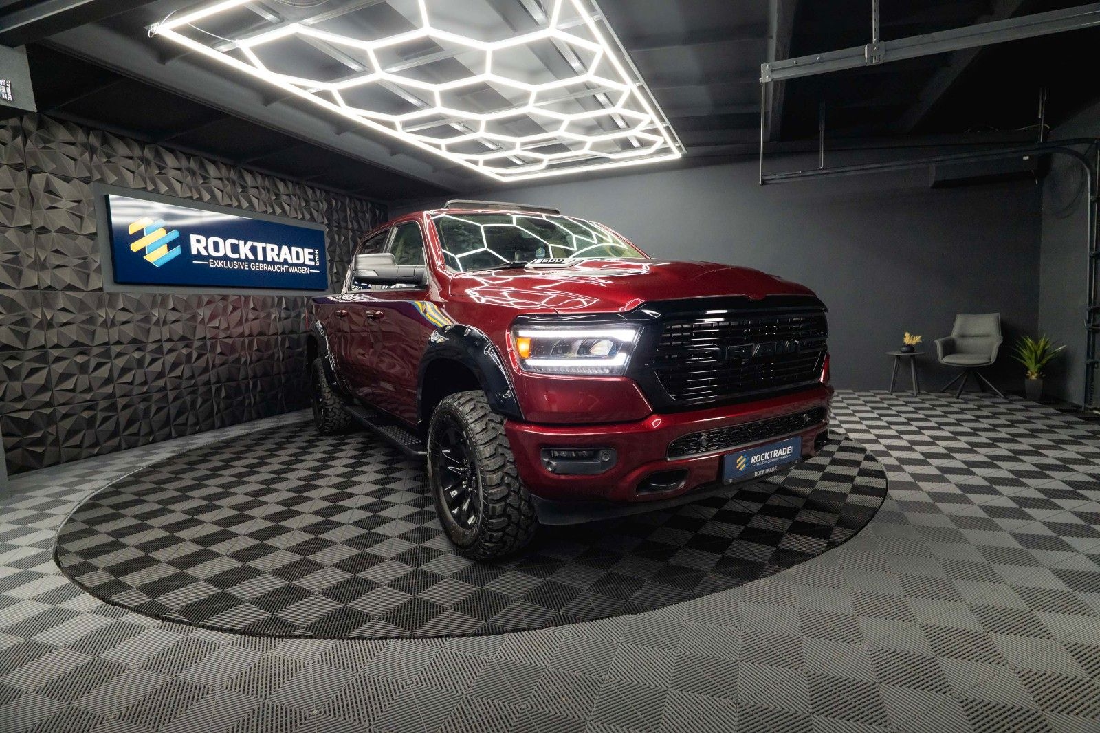 Fahrzeugabbildung Dodge RAM 5.7 V8 HEMI 4x4 NIGHT LARAMIE *Unfallfrei*