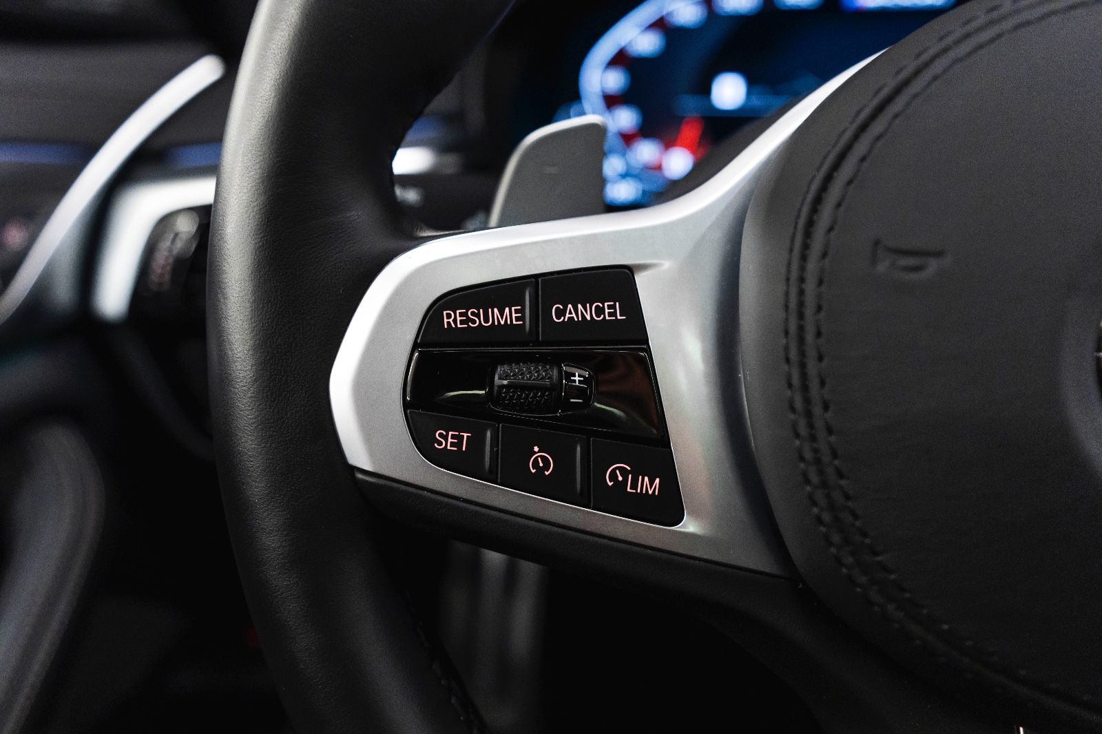 Fahrzeugabbildung BMW M550IX Massage Harman 360° Head UP LED NAV PDC