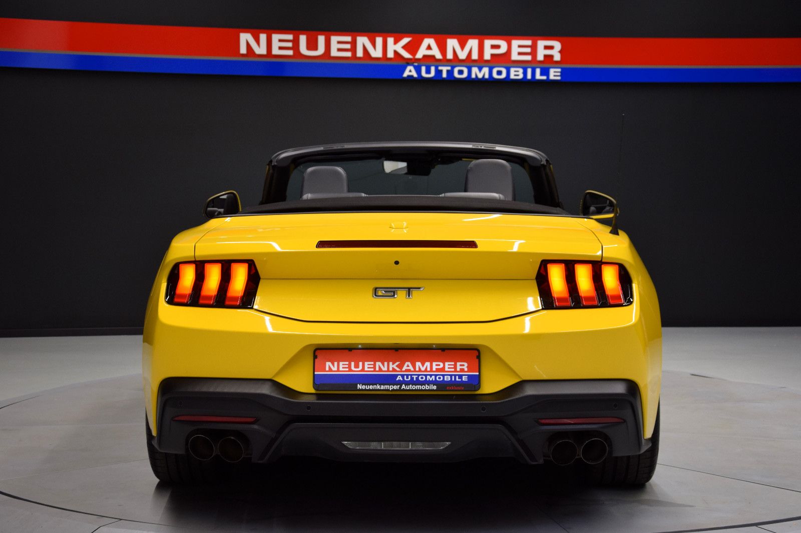 Fahrzeugabbildung Ford Mustang GT Convertible 5.0 Ti-VCT V8 328 DEUTSCH