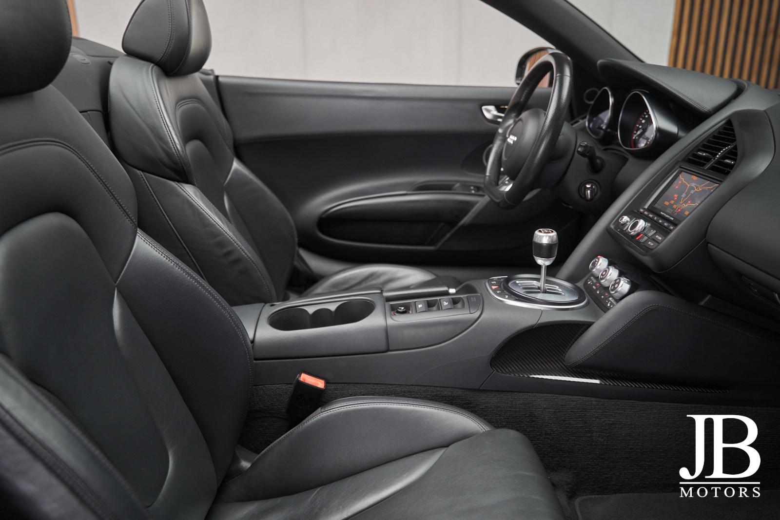 Audi R8 Spyder V10 5.2 FSI 525 ch • Boîte manuelle 6• Magnetic Ride • B&O • Caméra