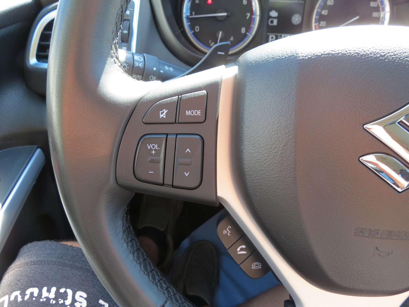 Suzuki SX4 S-Cross Club Automatik   Erst 43300  SR+WR  