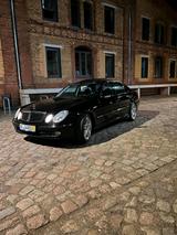 Mercedes-Benz Mercedes Benz W211 E320 - Mercedes-Benz E-Klasse W211 mit Benzin-Antrieb