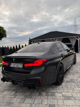 BMW 550 M550i xDrive A - - graue BMW 550