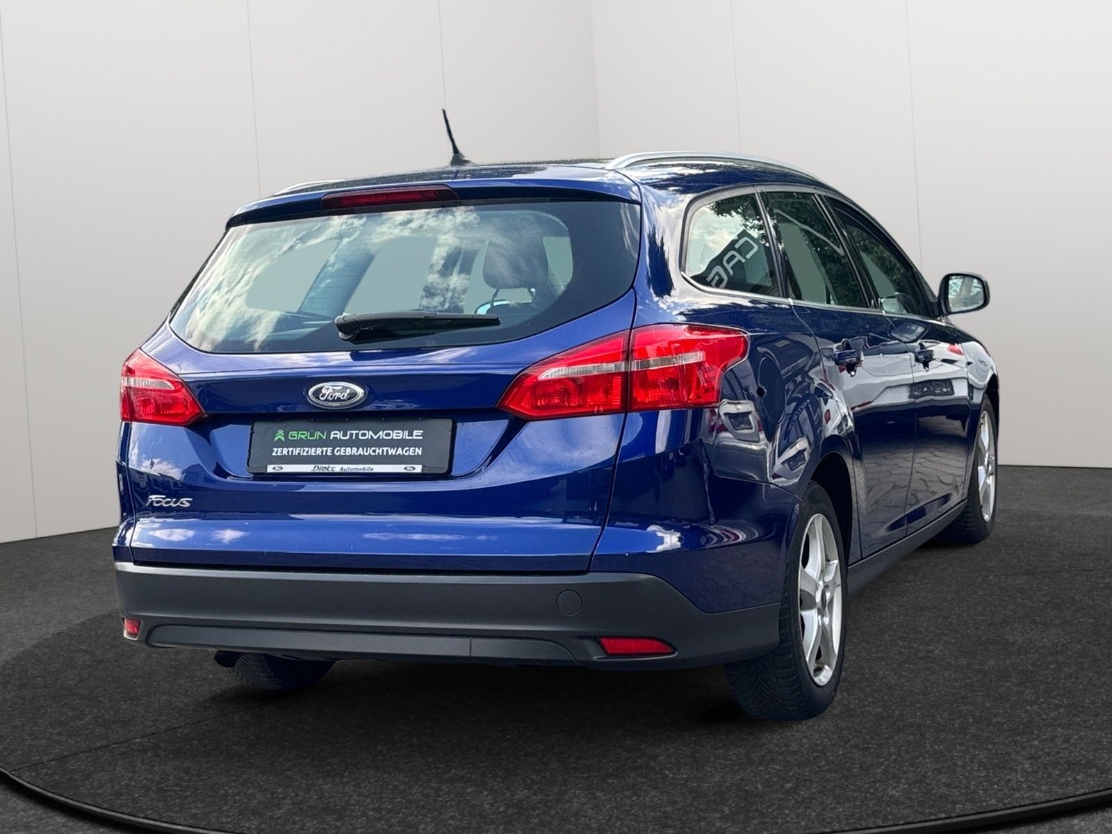 Fahrzeugabbildung Ford Focus Turnier Titanium*Klimaauto*SH gepflegt*