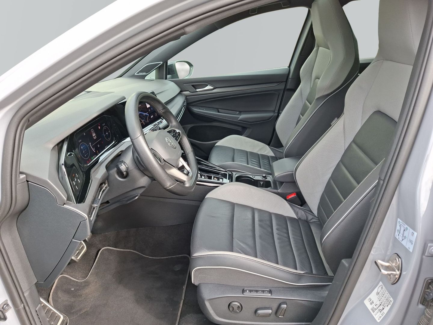 Golf VIII 2.0 TDI DSG GTD *AHK*HUD*HARMANN*PANO*