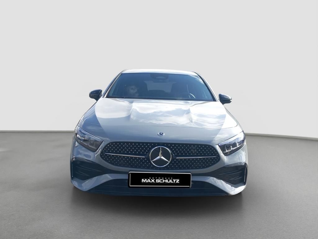 Fahrzeugabbildung Mercedes-Benz A 200 Kompaktlimousine AMG Line*Night Paket*LED