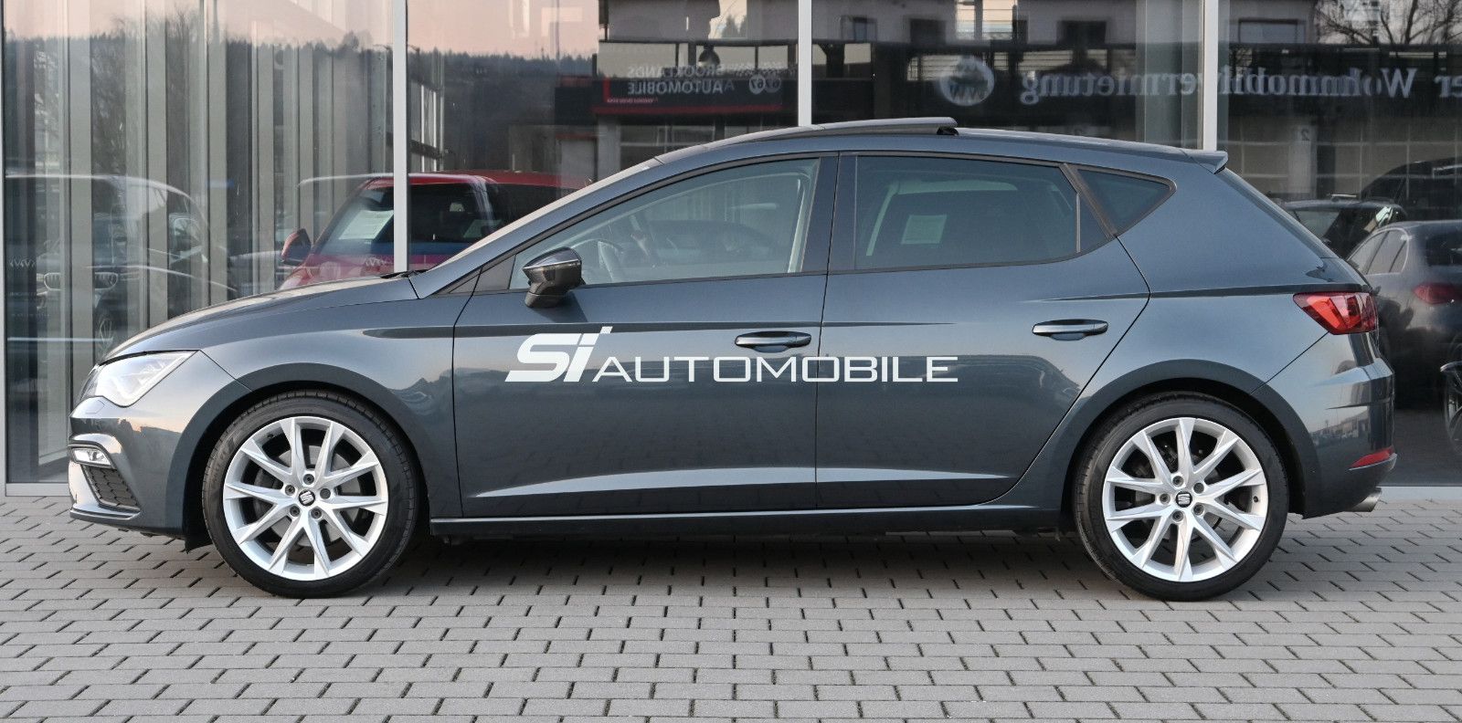 Fahrzeugabbildung SEAT Leon 2.0 TDI DSG FR °ACC°BEATS°DYNAMIC°KAM°PANO°