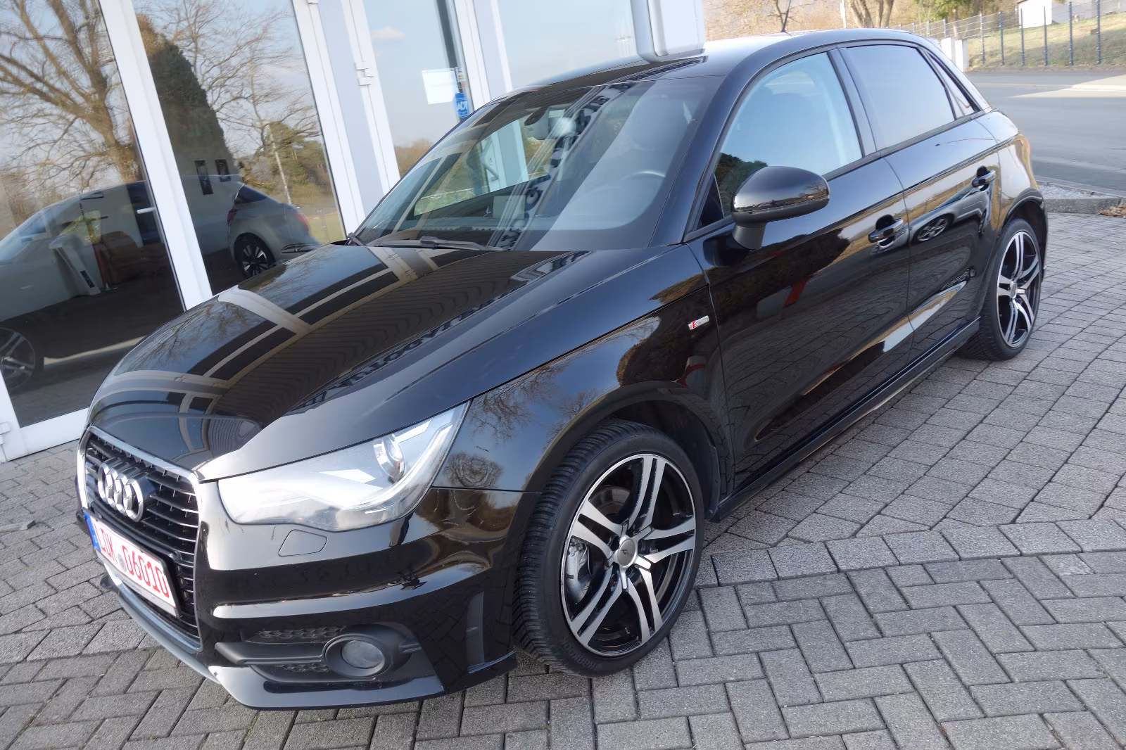 Audi A1 Sportback S-Line. LED/Xenon.Sitzh.Neu Kette!