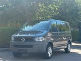 Volkswagen VW T5 Caravelle wenig km, TÜV neu, 8-Sitzer - gebrauchte VW T5 Caravelle aus dem Jahr 2010