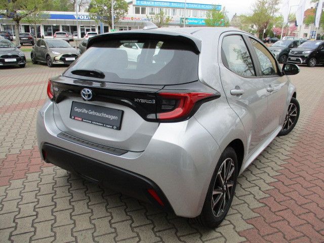 Fahrzeugabbildung Toyota Yaris Hybrid Team Deutschland