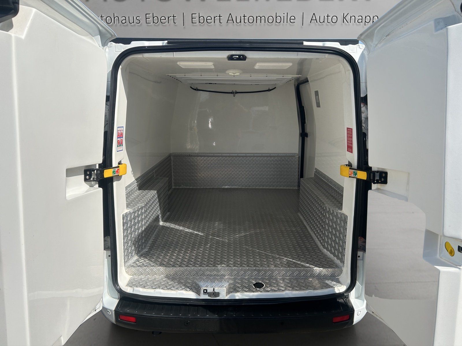Fahrzeugabbildung Ford FORD Transit Custom 340 L1H1 Trend Kühlausbau