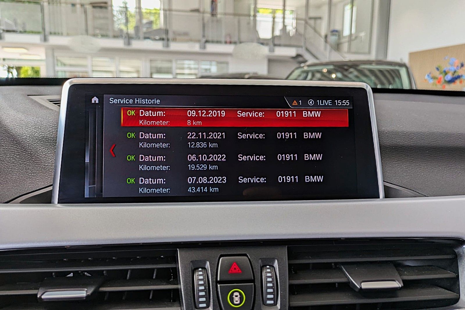 Fahrzeugabbildung BMW X1 18i LCI NAVI SHZ AHK PDC KLIMAAUT 8xALU
