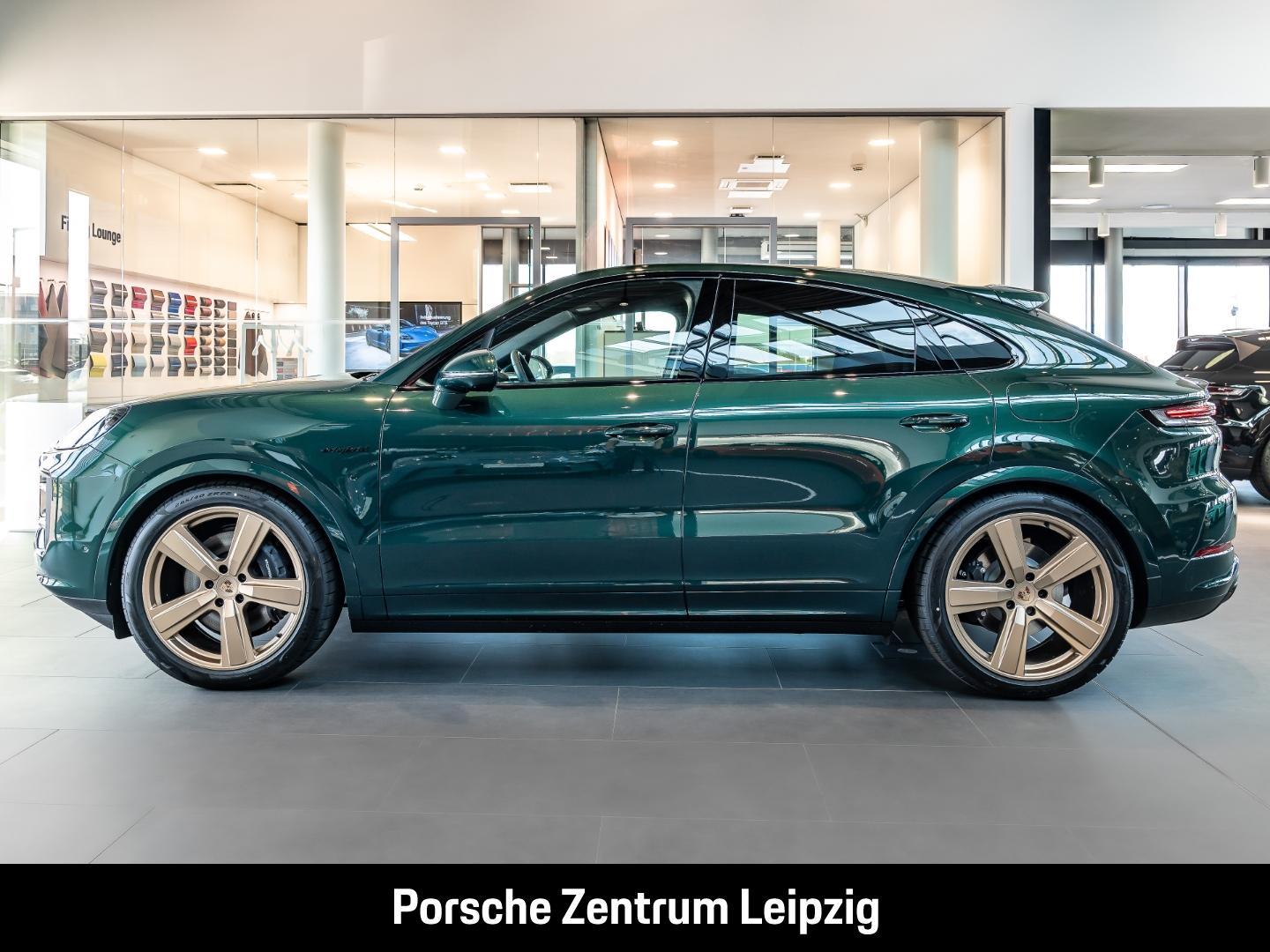 Porsche Cayenne E-Hybrid Coupe Black Edition PTS Massage