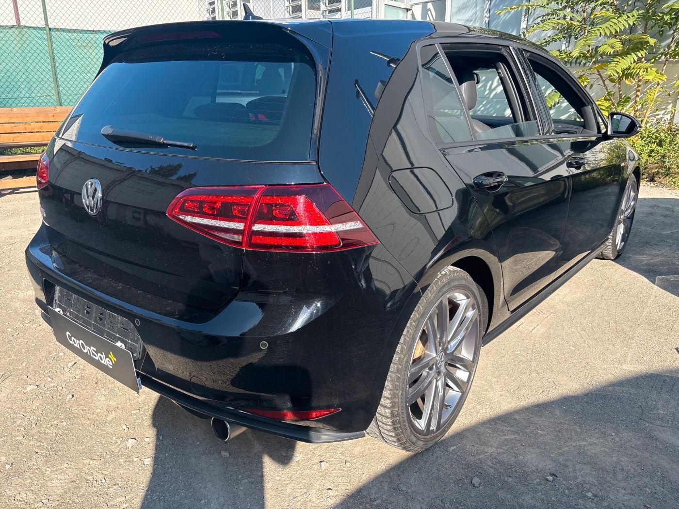 Volkswagen Golf GTI Performance 230 PS · Leder · Pano · Nav
