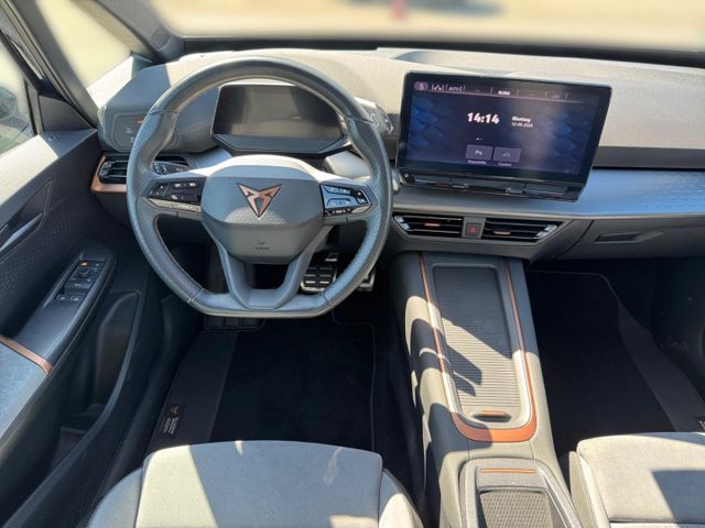 Born 58kWh Navi Wärmep. HuD 20'' Glasdach ACC