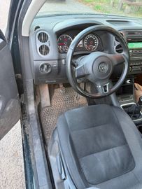 Volkswagen Tiguan - 8