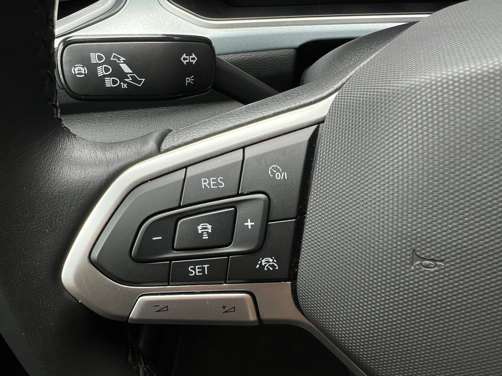 Fahrzeugabbildung Volkswagen T-Roc GOAL 2.0 TDI DSG *AHK, LED, "Plus"-Paket,