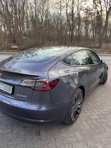 Tesla Model 3 Allradantrieb mit Dualmotor Performa... - Tesla Gebrauchtwagen Hamburg