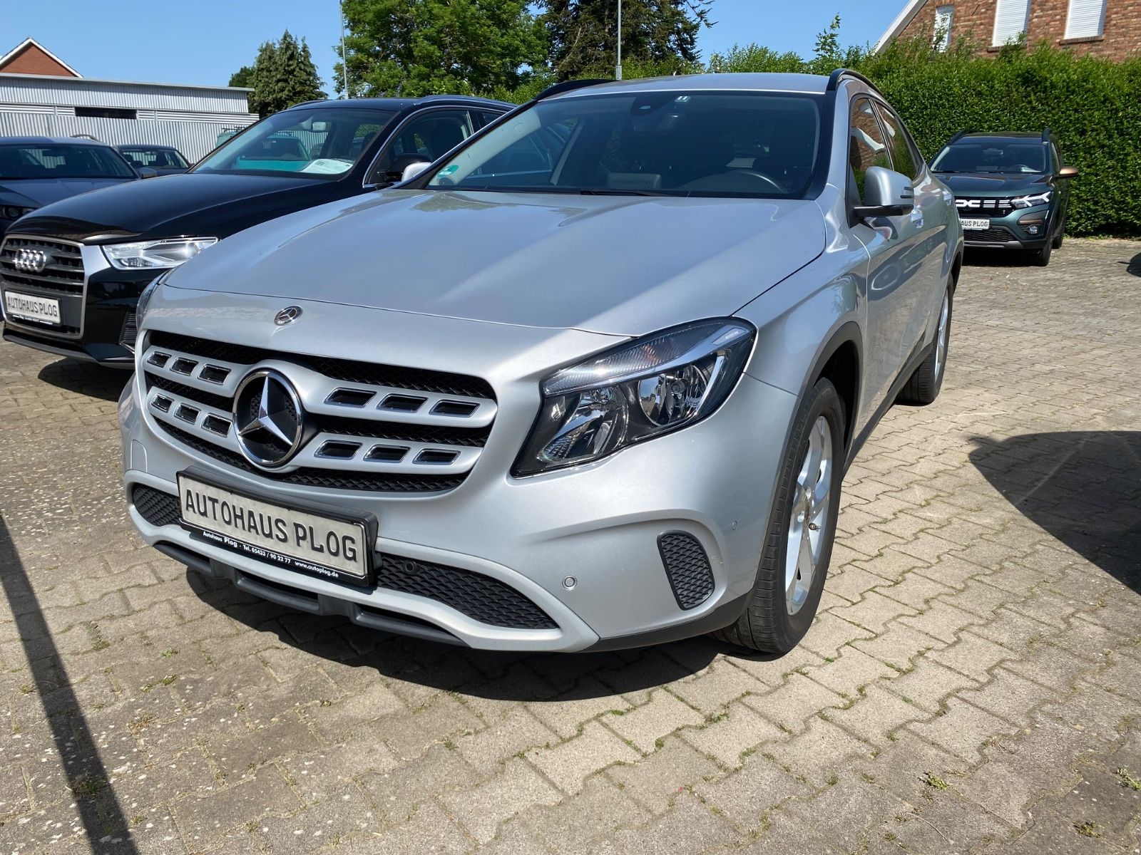 MERCEDES-BENZ GLA 180