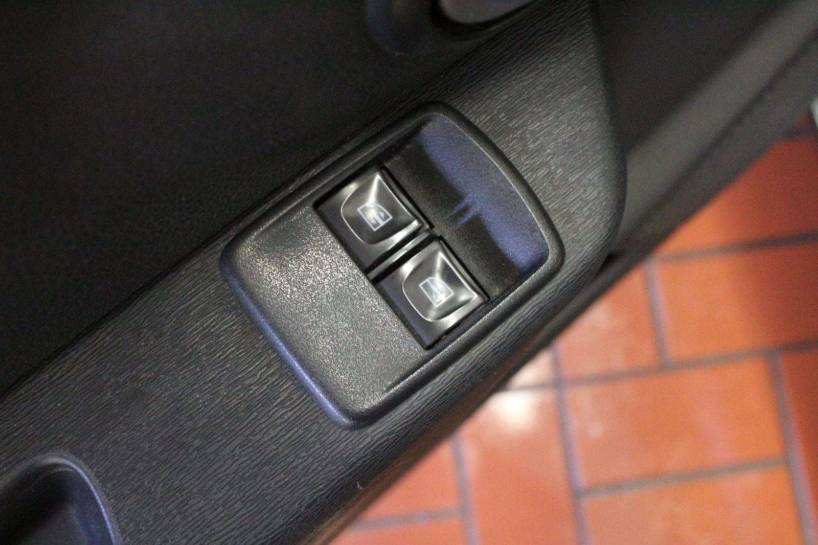 Fahrzeugabbildung Dacia Dokker 1.6 SCe 100 Laureate *Allwetterreifen*