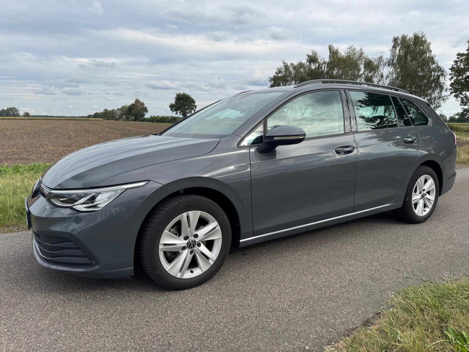 Volkswagen Golf 1.5 Life Variant nur 63tkm, 1.Hd. TÜV Neu