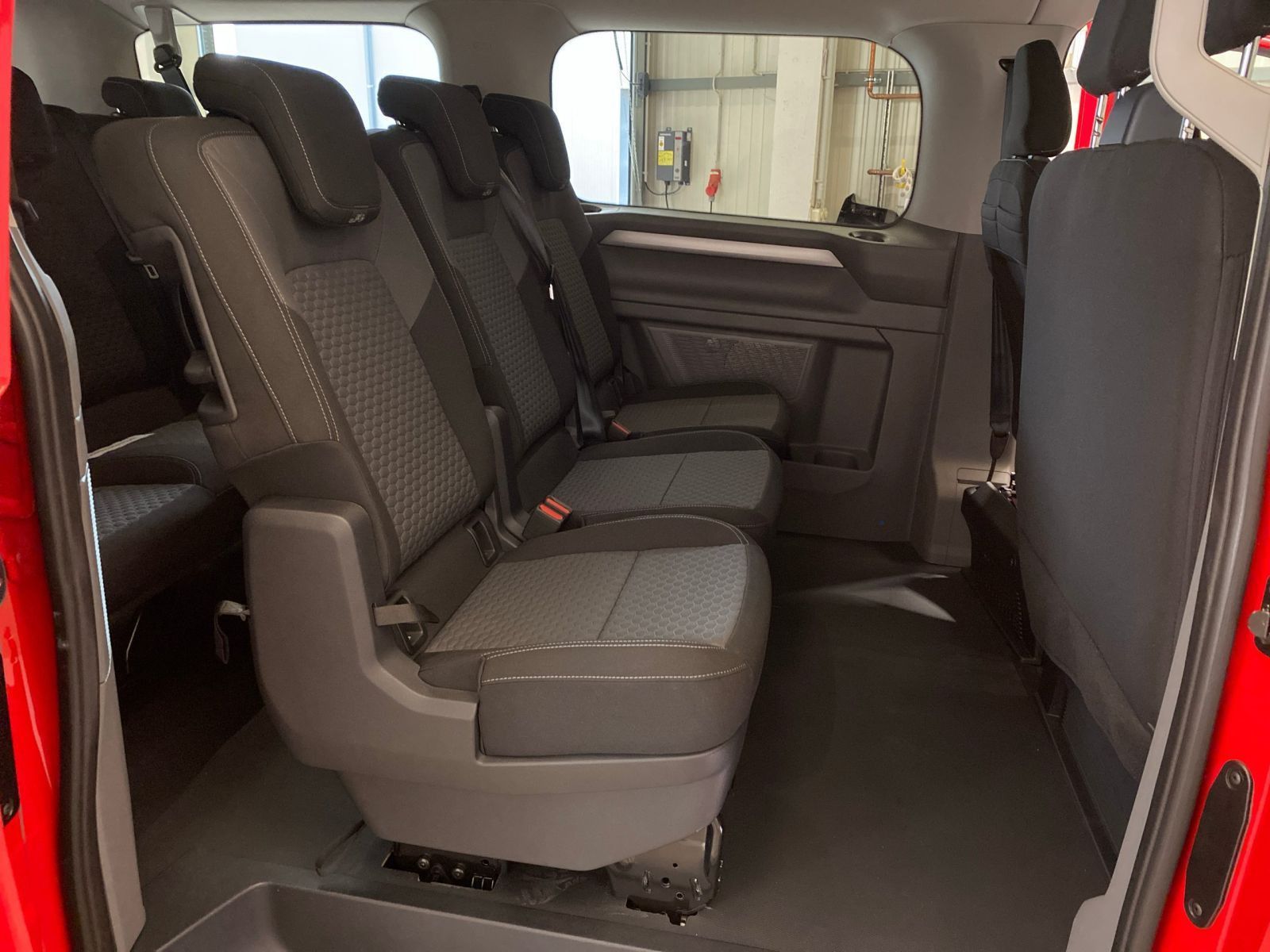 Volkswagen T7 Caravelle - Bild 11