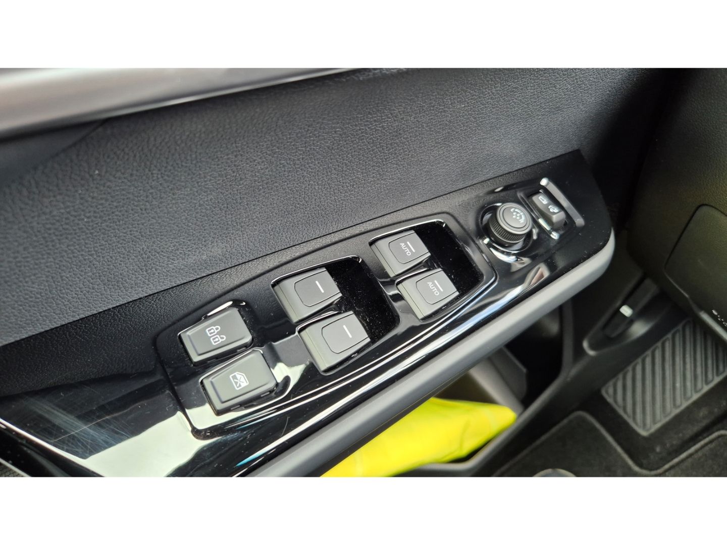 Fahrzeugabbildung KGM Torres 1.5 Nomad 6/AT 2WD Navi LED Apple CarPlay