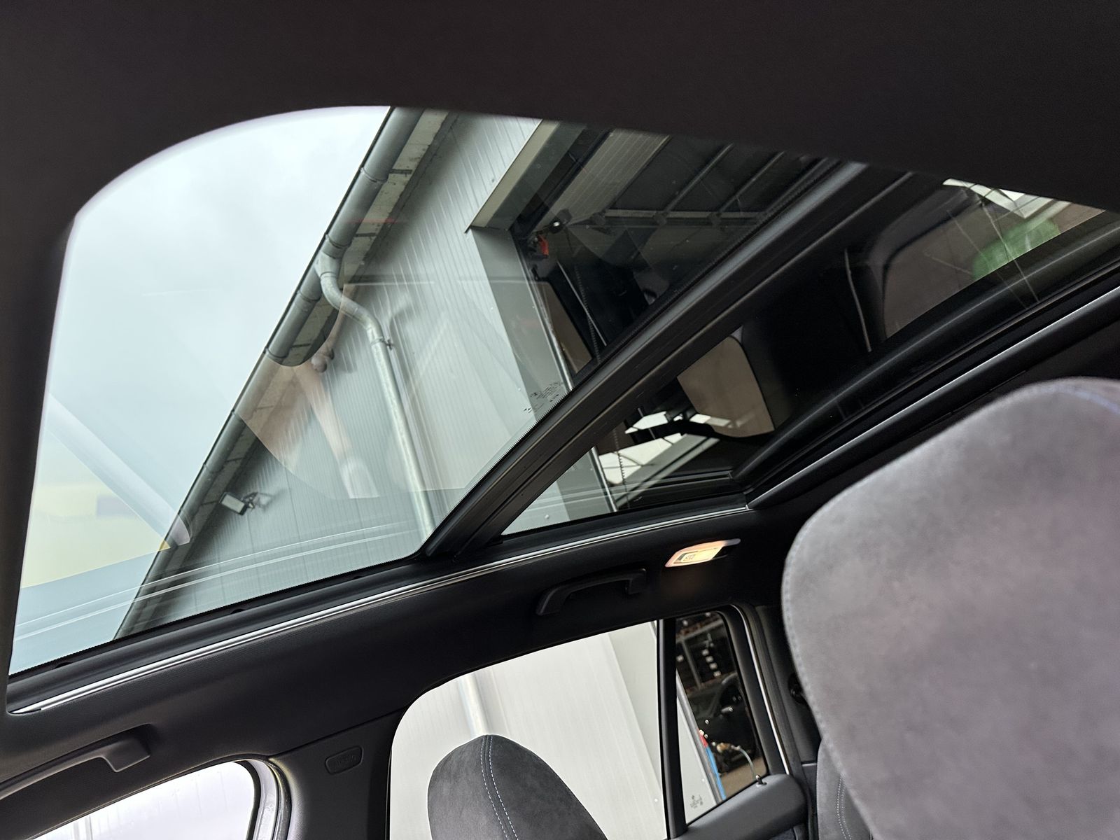 Fahrzeugabbildung BMW 220d Gran Tourer M-Sport NAV+LED+AHK+PANO+HIFI