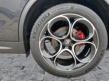 Alfa-Romeo Stelvio - 7