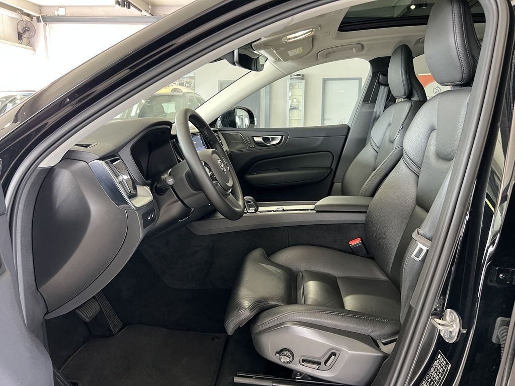 Volvo XC60 T6 Plus Dark Recharge AWD ACC Kamera Leder