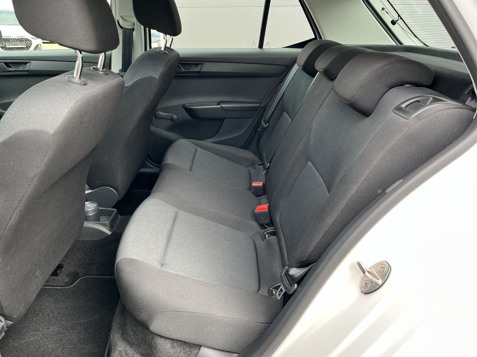 Fahrzeugabbildung SKODA Fabia 1.0 MPI Klima DAB Sitzheizung