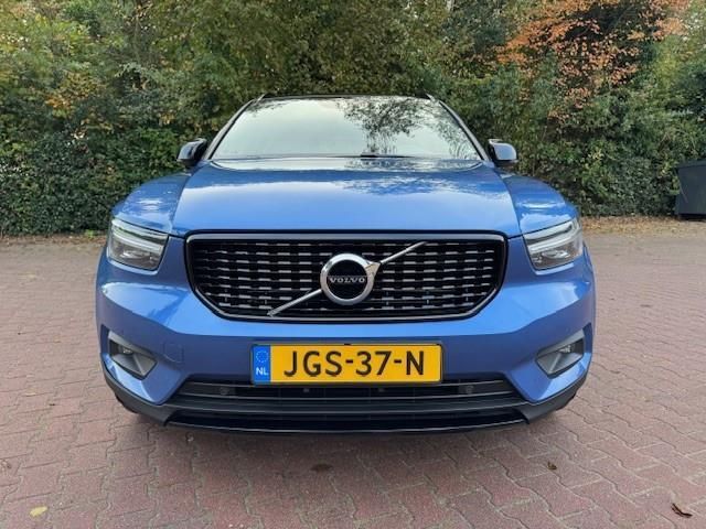 Volvo XC40 1.5 T5 TWIN motor R-DESIGN/LED/HLEER imagem 2