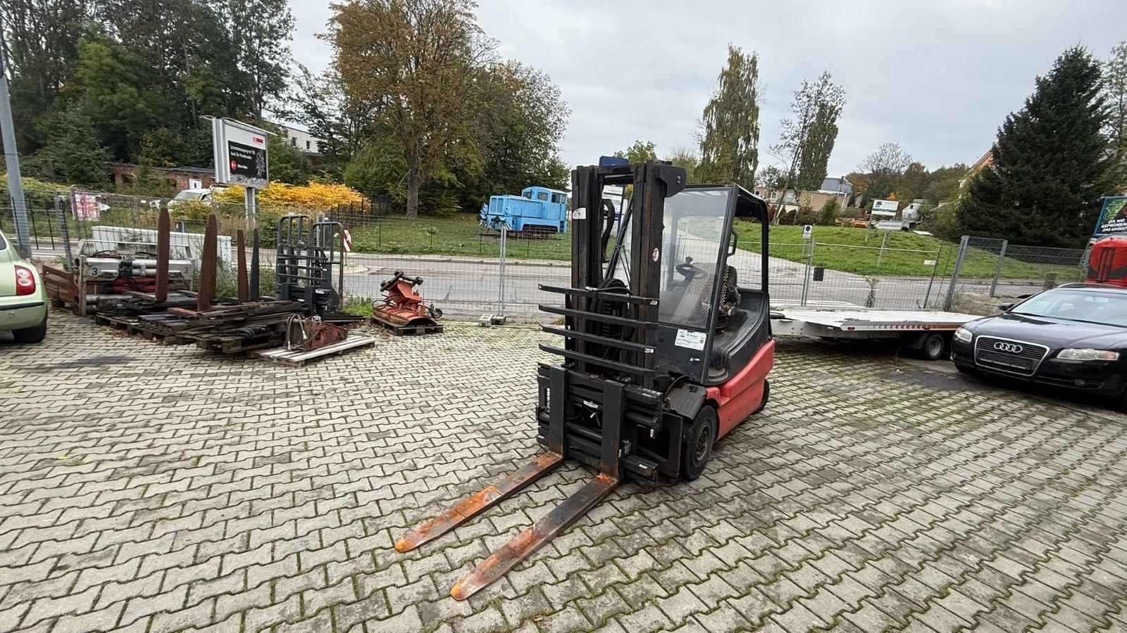 Linde E25-01 Triplex. Zinkenvertsellgerät. Top Zustand