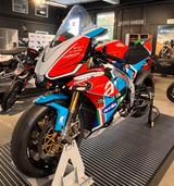 Aprilia RSV4 Rennmaschine exklusiver Aufbau mit Öhlins - APRILIA RS 4
