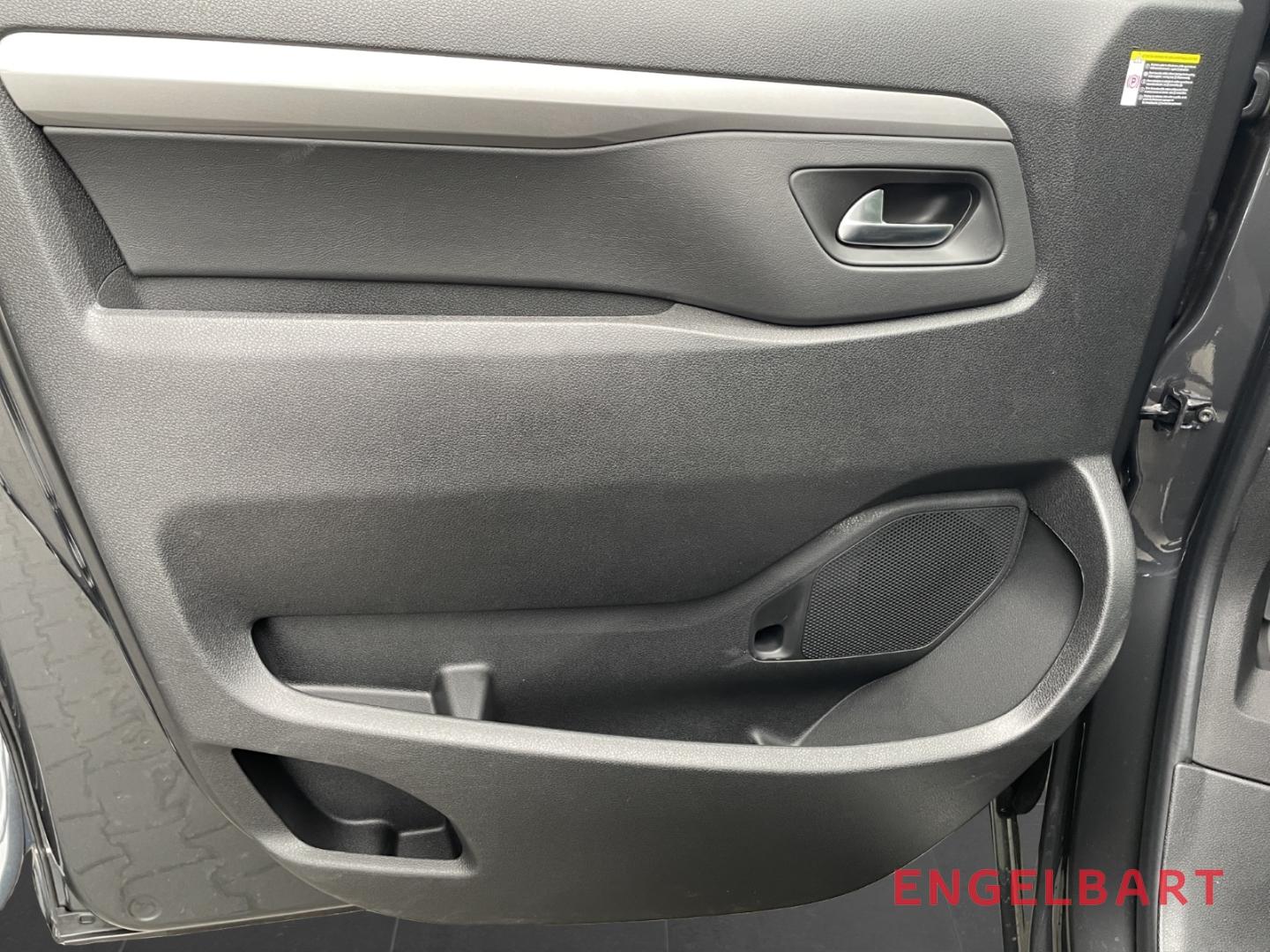 Toyota Proace Verso L1 Lounge Individual Sitze