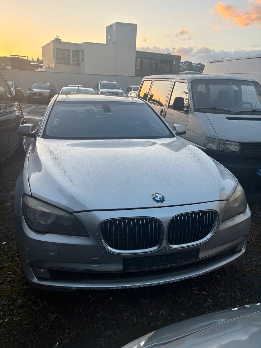 BMW 750