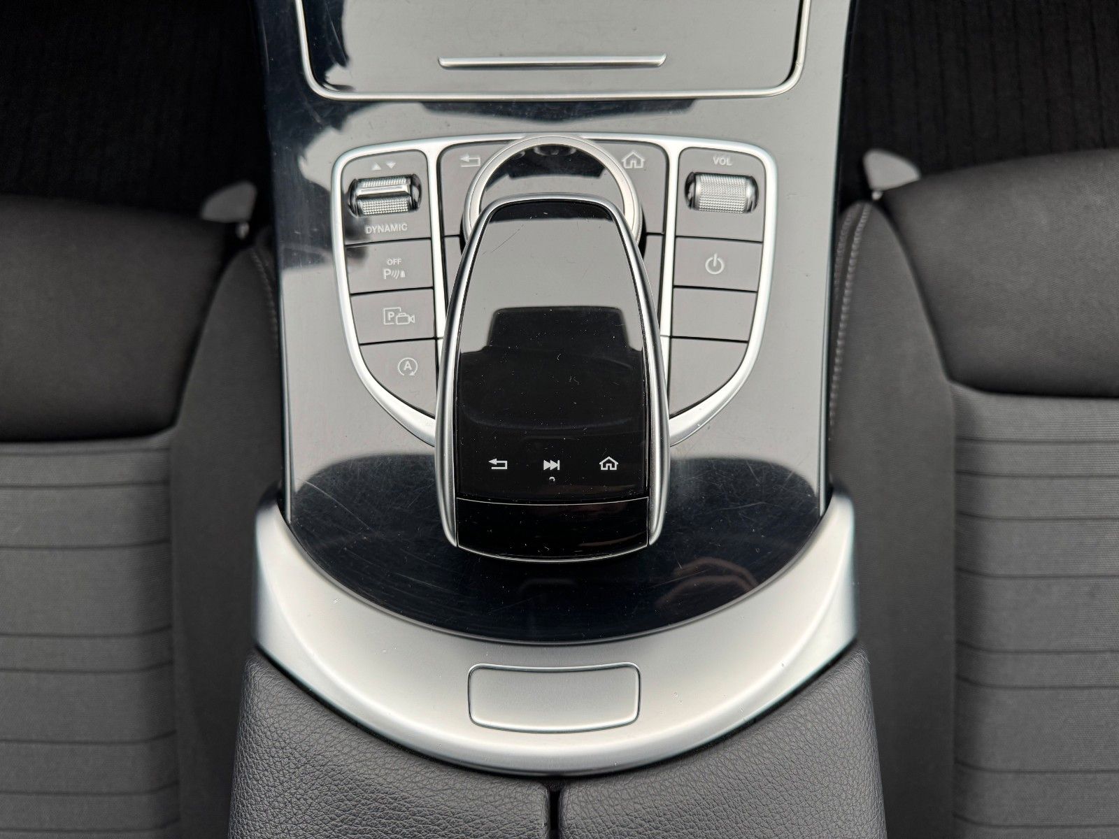 Fahrzeugabbildung Mercedes-Benz C 200d T LED+EasyPack+CarPlay+SHZ+Navi+