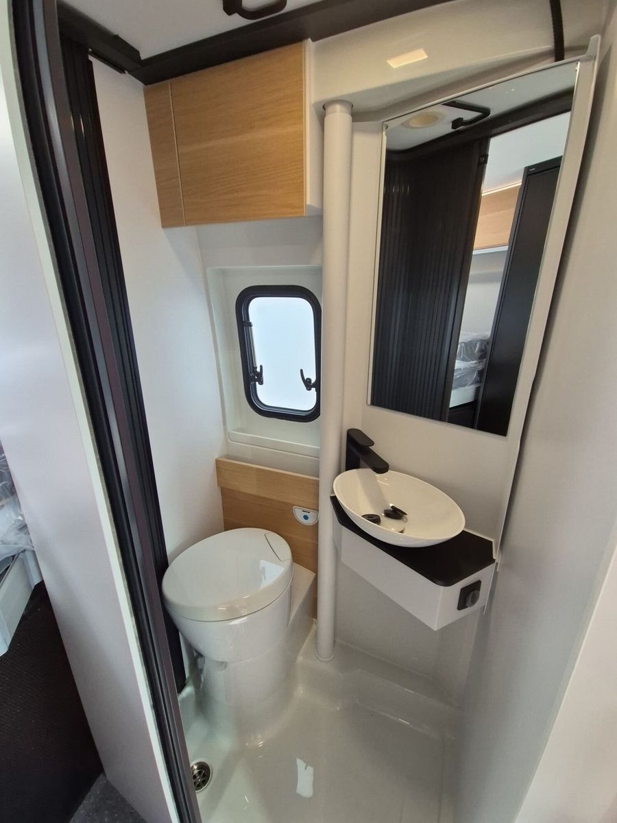 Fahrzeugabbildung Adria Twin 640 SGX 60Y Fußbodentemp.138l Kühlschrank