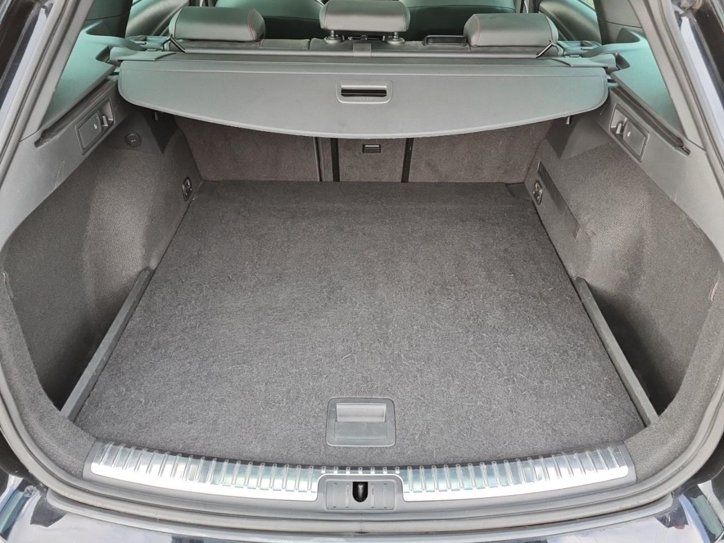 Fahrzeugabbildung SEAT Leon FR BLACK MATT EDITION ST FAHRASS-P+WINTER-P