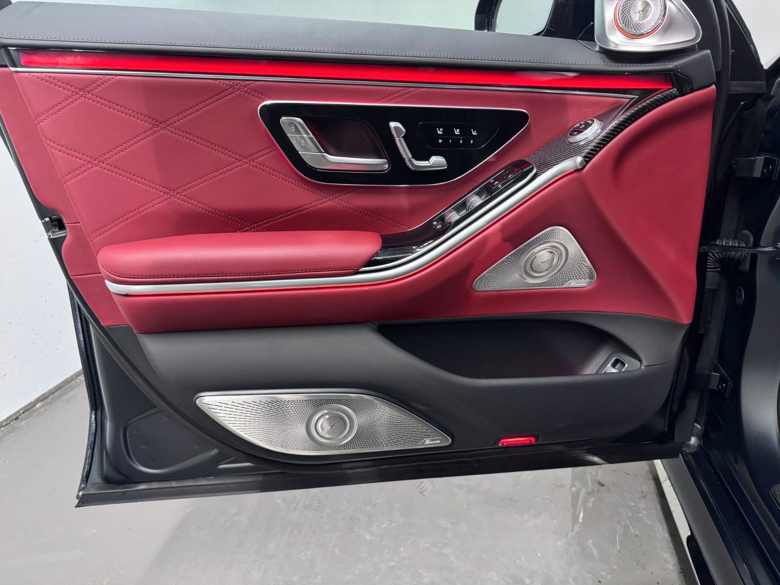 Fahrzeugabbildung Mercedes-Benz S 63 E Performance L  *MANUFAKTUR*