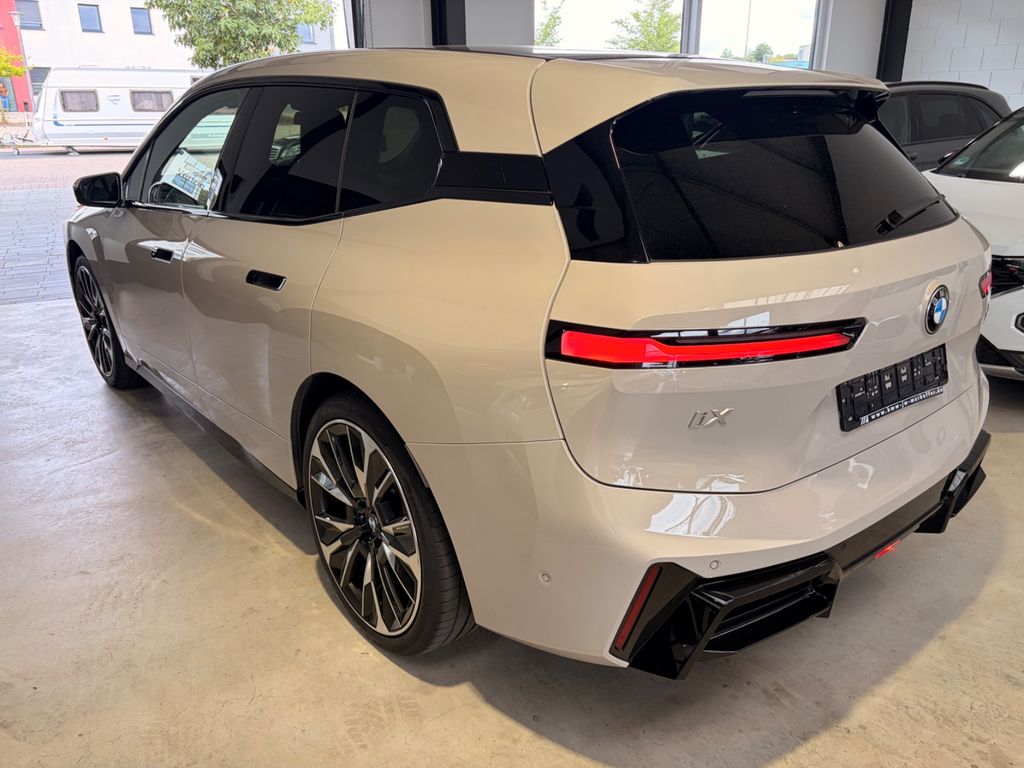 Image of BMW iX