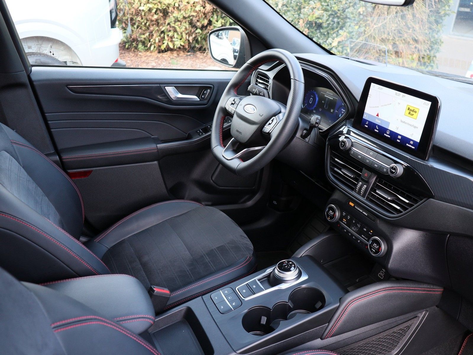 Ford Kuga Plug-In Hybrid ST-Line X Panorama-Schiebeda imagem 3